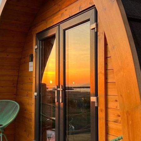 Отель The Sleepy Crofter Glamping - Achiltibuie Экстерьер фото