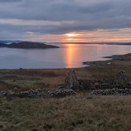 Отель The Sleepy Crofter Glamping - Achiltibuie Экстерьер фото