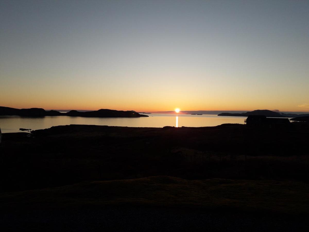Отель The Sleepy Crofter Glamping - Achiltibuie Экстерьер фото