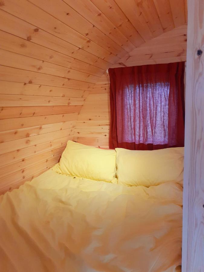 Отель The Sleepy Crofter Glamping - Achiltibuie Экстерьер фото