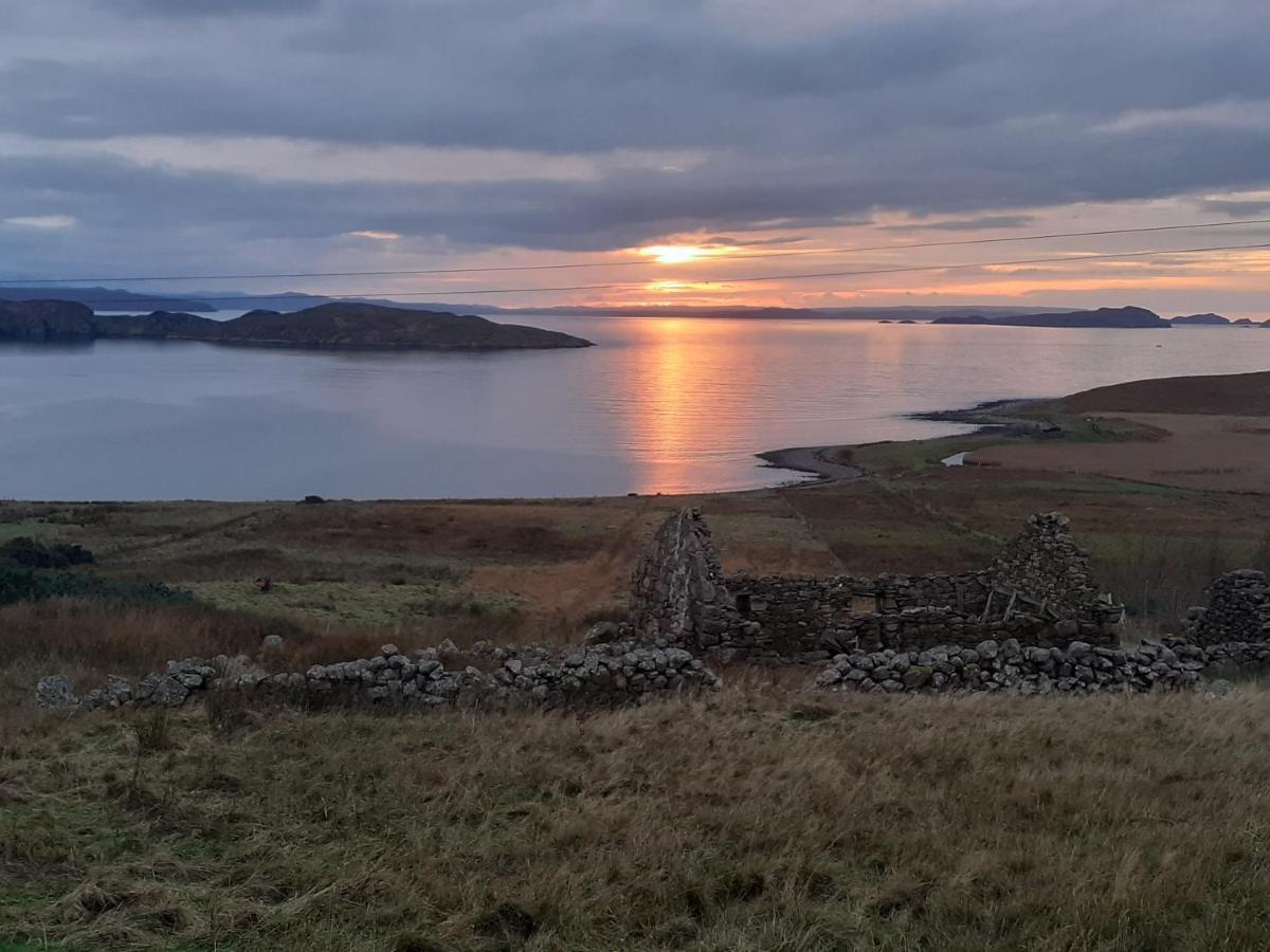 Отель The Sleepy Crofter Glamping - Achiltibuie Экстерьер фото