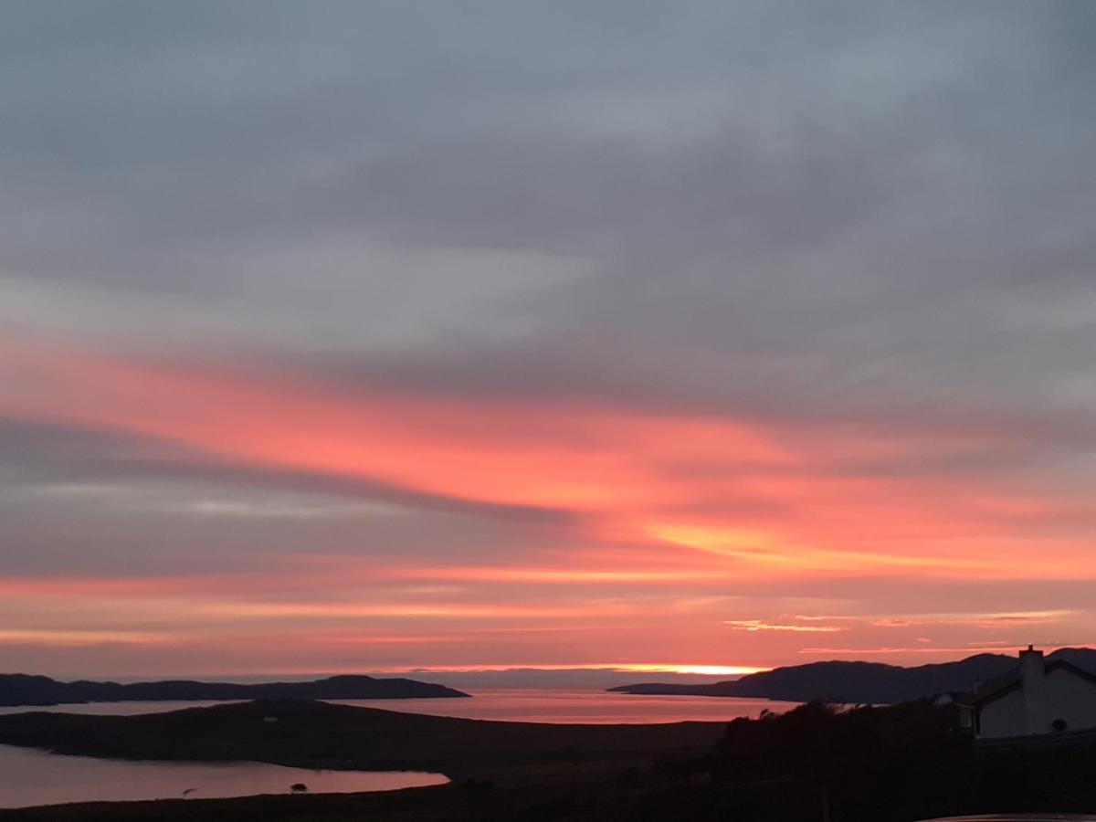Отель The Sleepy Crofter Glamping - Achiltibuie Экстерьер фото